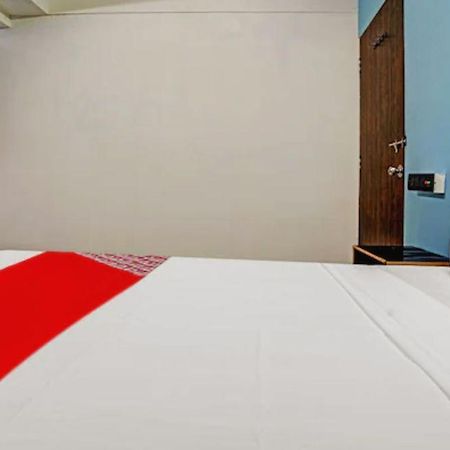 Hotel Welcome, Vip Road Vesu 수라트 외부 사진