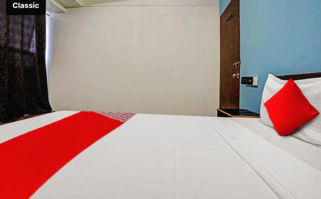 Hotel Welcome, Vip Road Vesu 수라트 외부 사진
