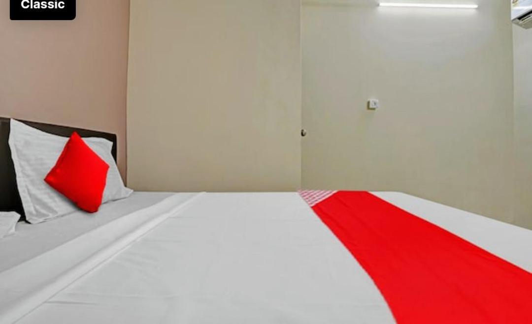 Hotel Welcome, Vip Road Vesu 수라트 외부 사진