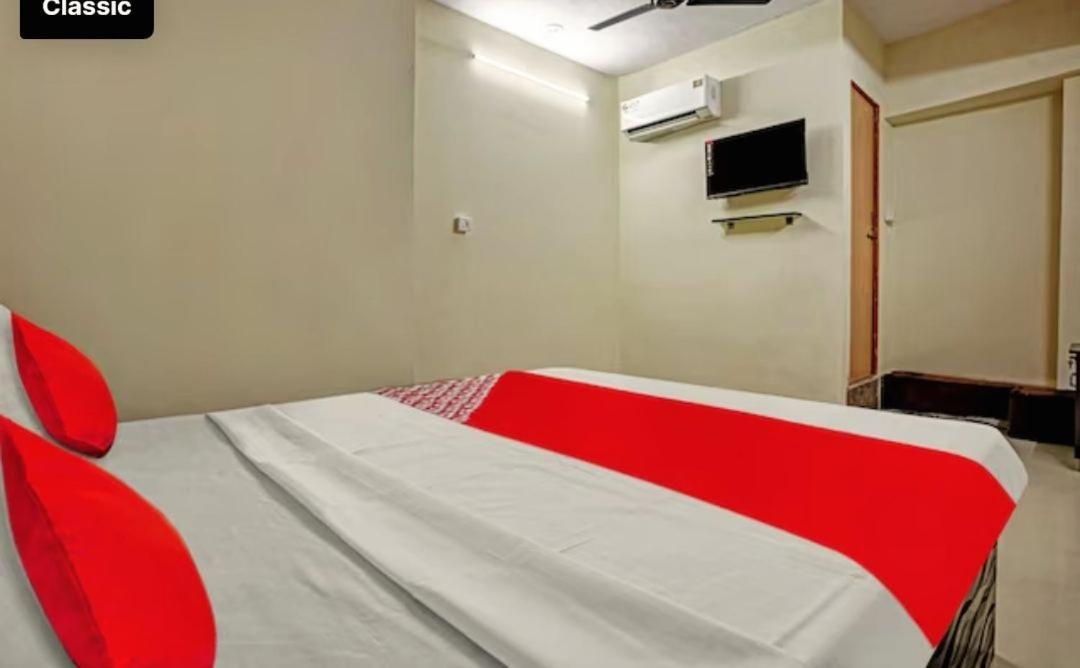 Hotel Welcome, Vip Road Vesu 수라트 외부 사진