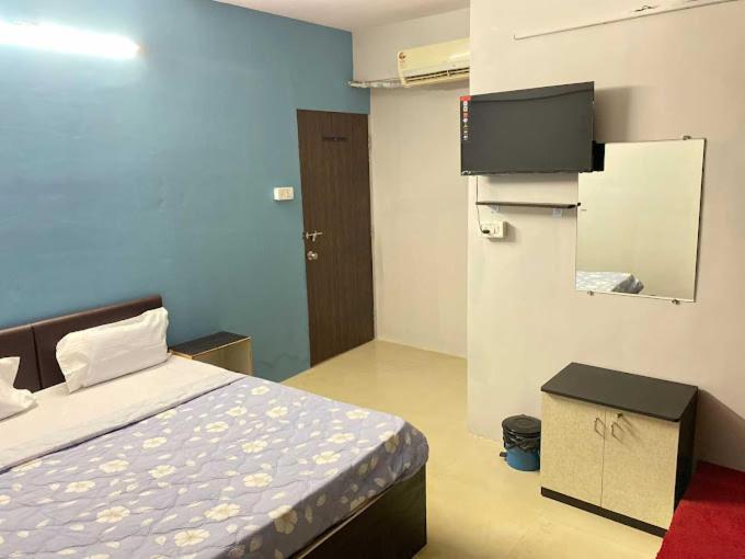 Hotel Welcome, Vip Road Vesu 수라트 외부 사진